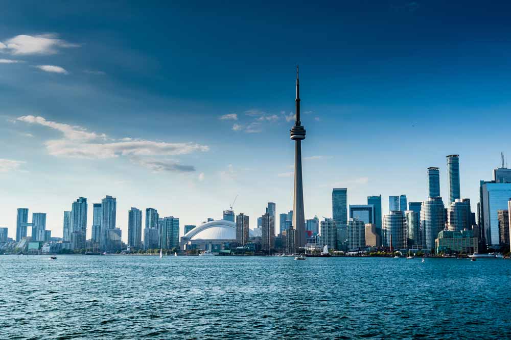 Travel Guide: Toronto - Runaway Suitcase