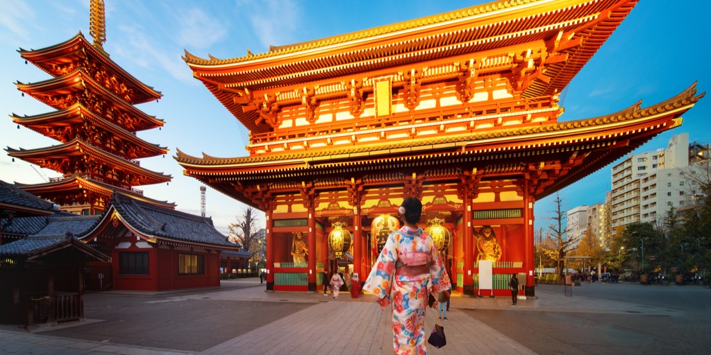 Travel Guide: Tokyo - Runaway Suitcase